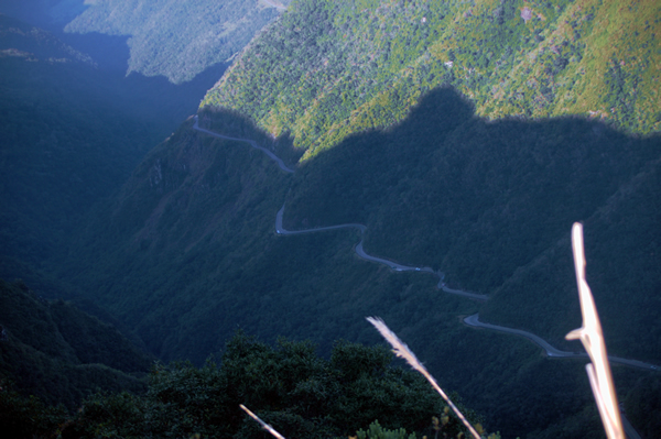 Estrada e Morro